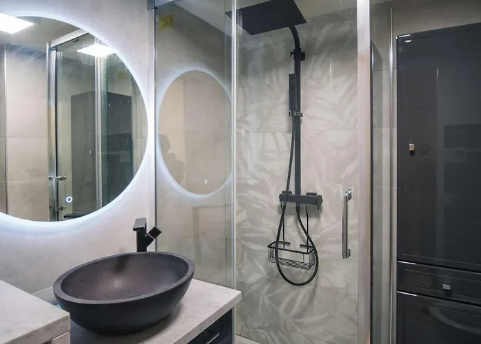 Apartment Renove Pour 2 Avec Wifi Au Centre De Val Thorens, Proche Pistes Et Commerces - Fr-1-637-71